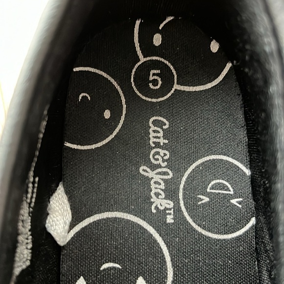 Size 5 Cat & Jack Black Quilted Slip Ons - Picture 2 of 2